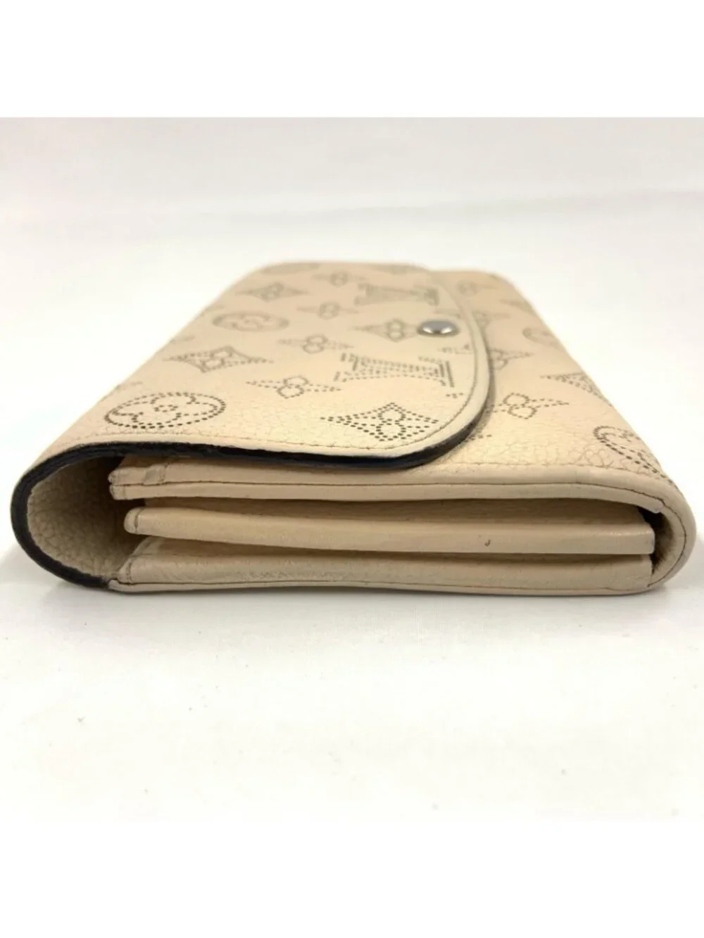 Louis Vuitton Mahina Portefeuille Iris Bifold Wallet Ivory